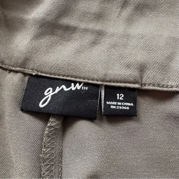 NWT GNW‎ Olive Green Wide Leg Culottes Flowy Tie Front Crops With Elastic Waist - Picture 11 of 12